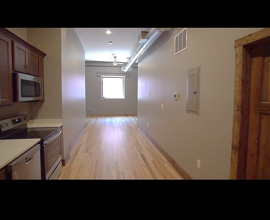 Suite 209 - 723 W 1st St