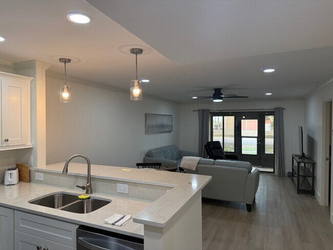 Foto del edificio - 401 Airport Ave E