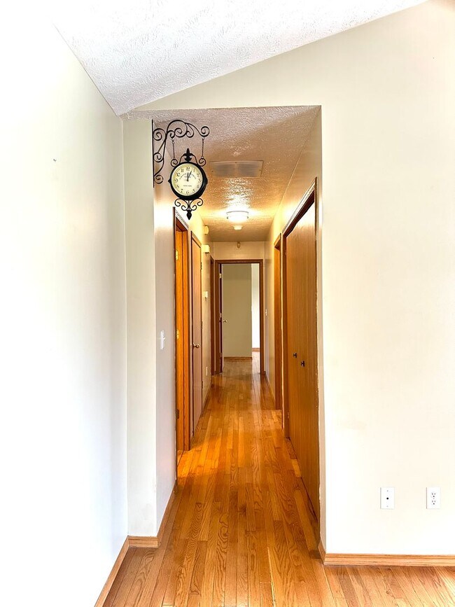 Building Photo - Ask about our Move in Special/ HALF off yo...