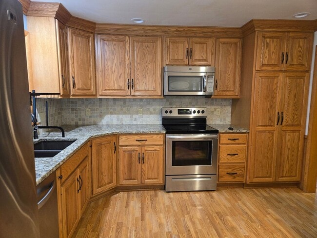 Building Photo - 132 Corll St