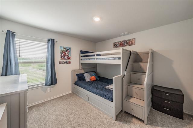 Building Photo - 104 Piping Rock Dr