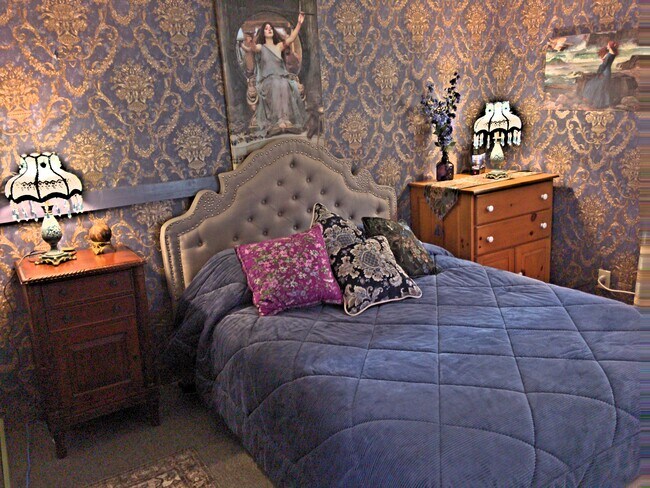 Dormitorio principal con cama tamaño Queen - 111 Causeway Rd