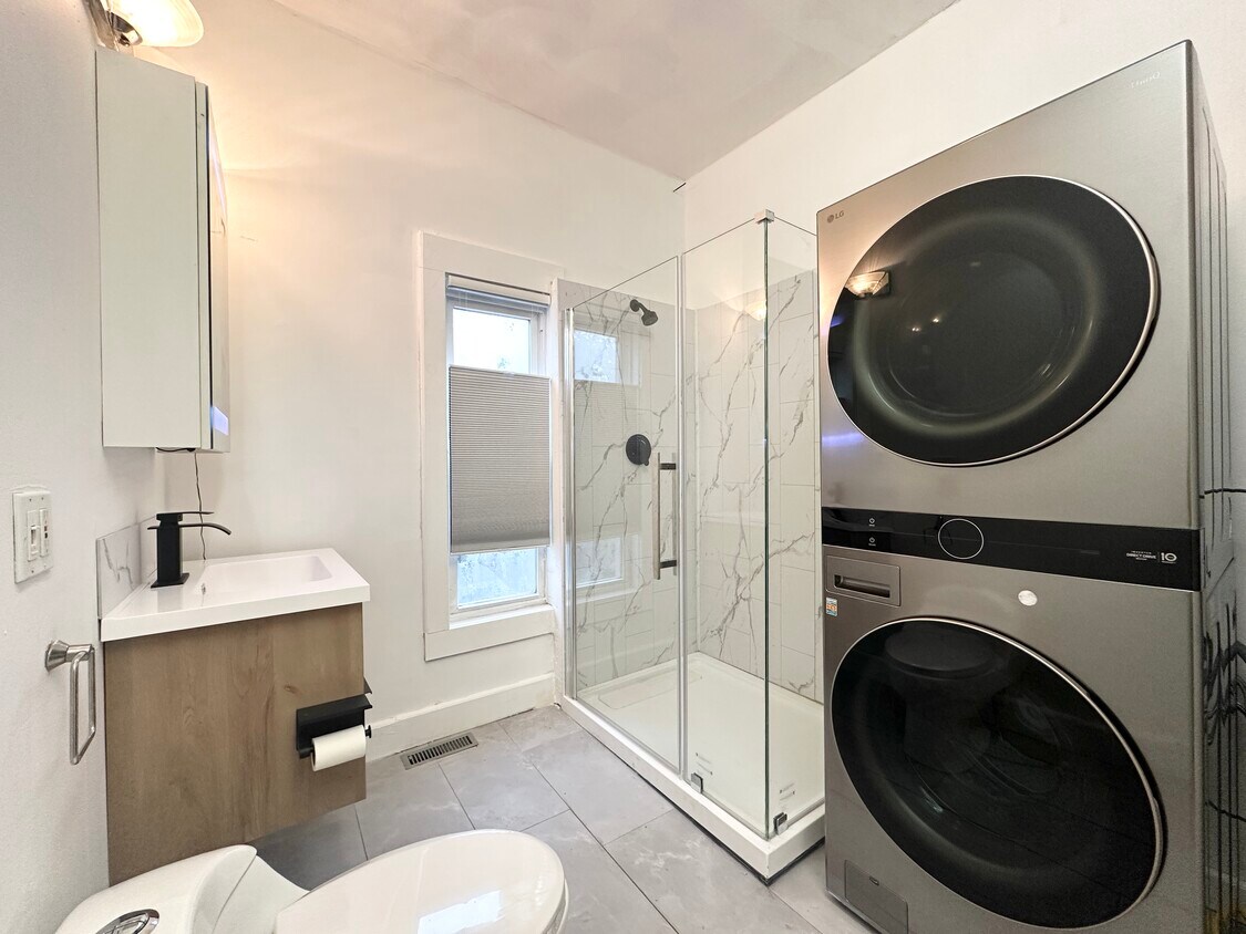 Foto principal - 124 Almy St