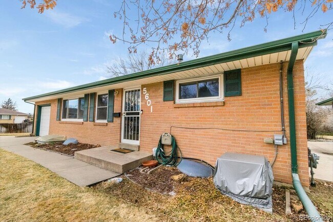 Foto del edificio - 5601 E Cornell Ave