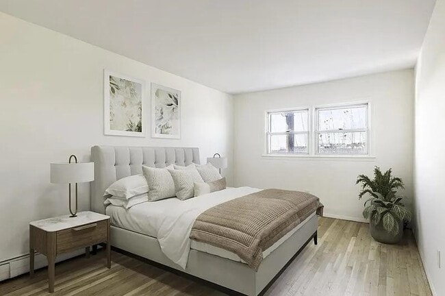 Building Photo - 136 Suburbia Terrace