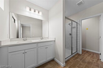 Building Photo - 27906 Radiant Ct