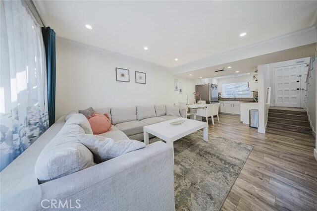 Foto del edificio - 6667 Wilbur Ave