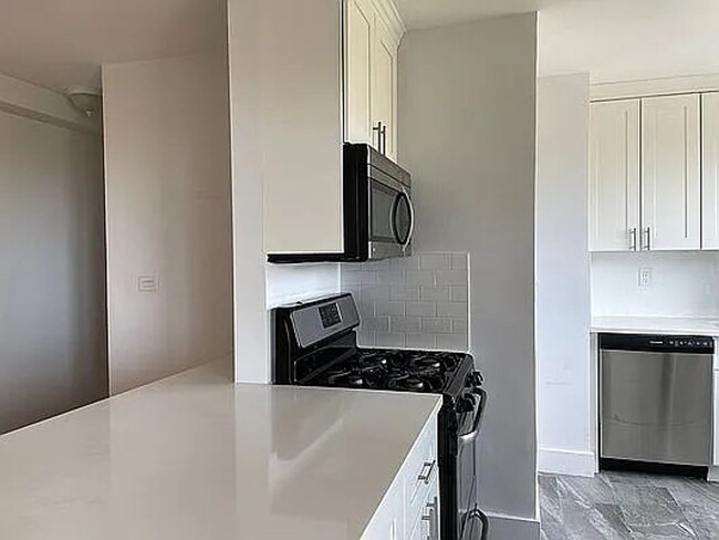 Foto del edificio - Charming 1BR Condo in Brooklyn