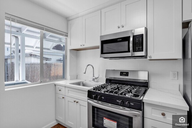 Foto del edificio - 9328 Birch St