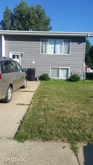 Foto principal - 3 br, 1.5 bath Townhome - 819 Elm Ave.