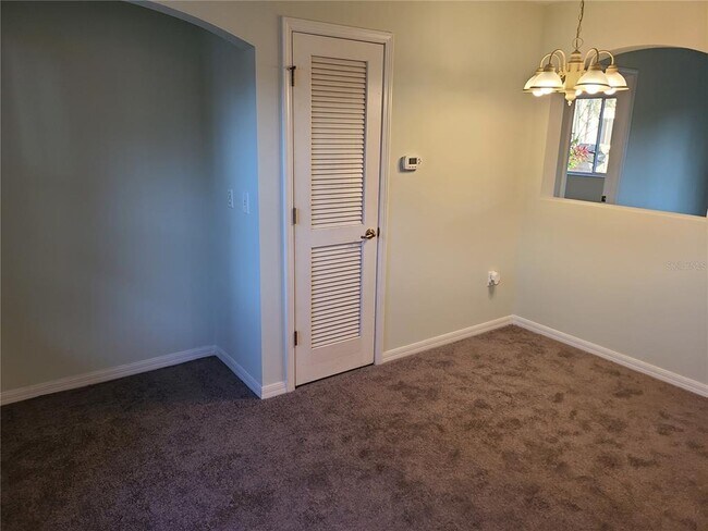 Foto del edificio - 6750 Moonglow Dr