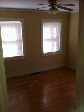 Building Photo - 617 W Reagan St