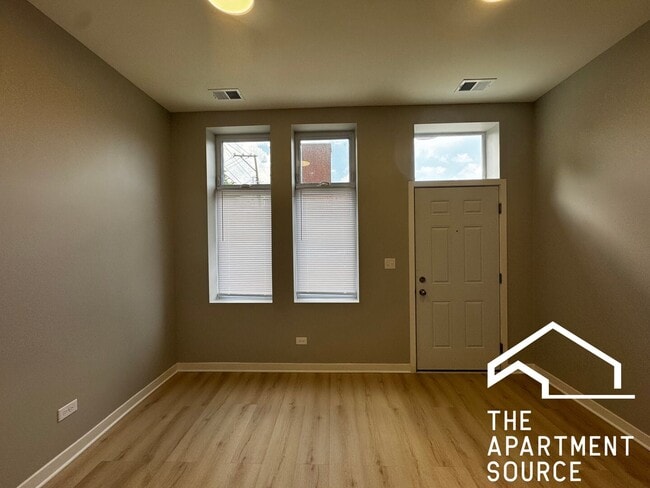 Foto del edificio - 4007 W School St