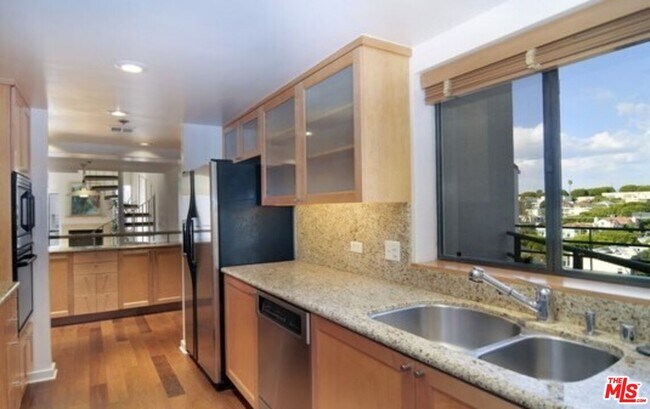 Foto del edificio - 2930 Neilson Way