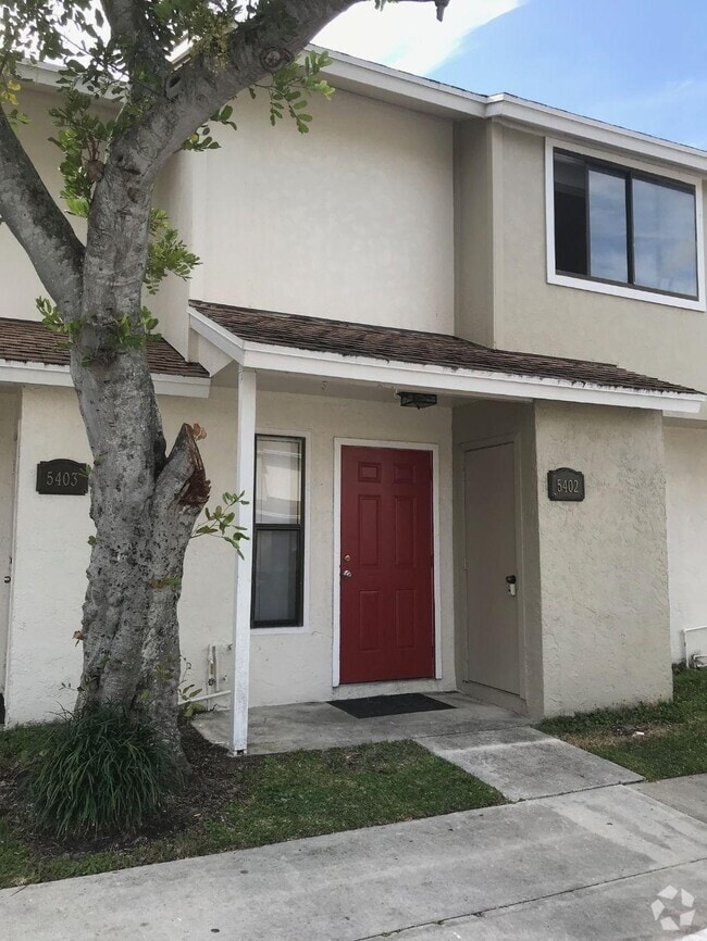 Building Photo - 5402 Bayside Dr