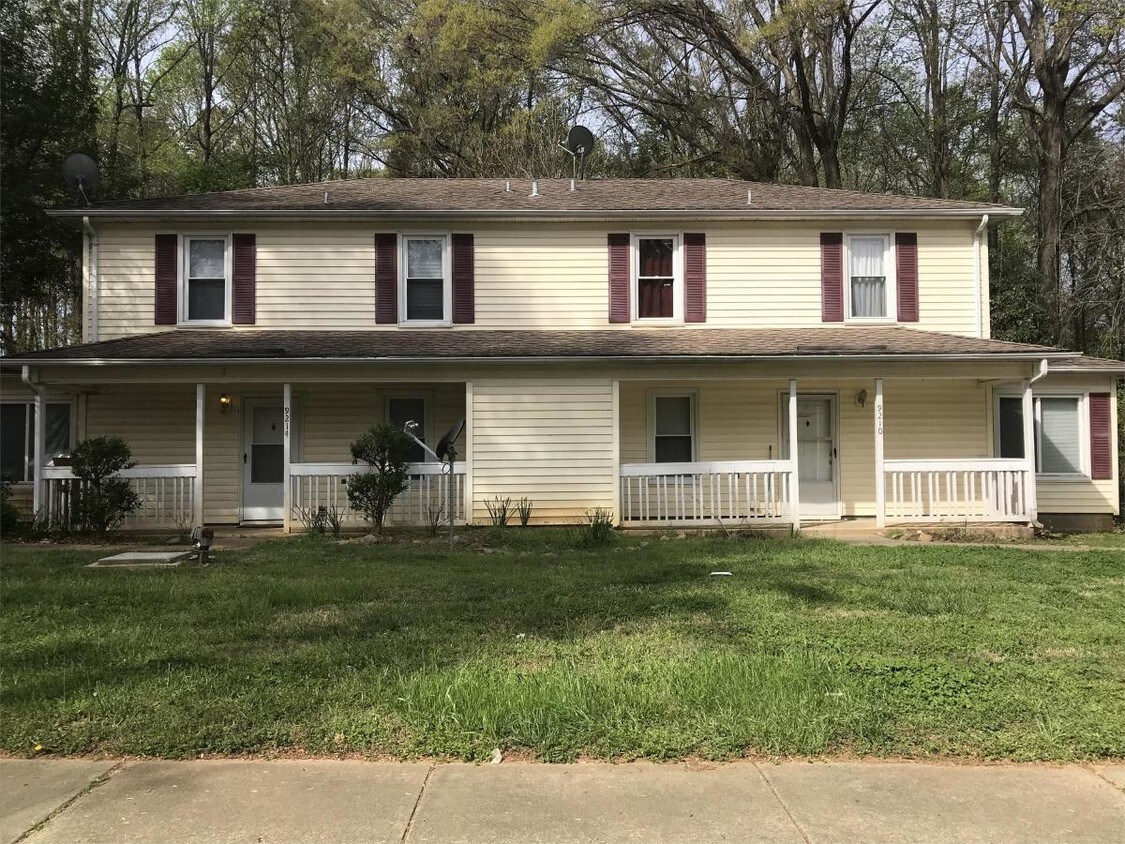 9214 E W T Harris Blvd Charlotte Nc 28227 House For Rent In Charlotte Nc Apartments Com