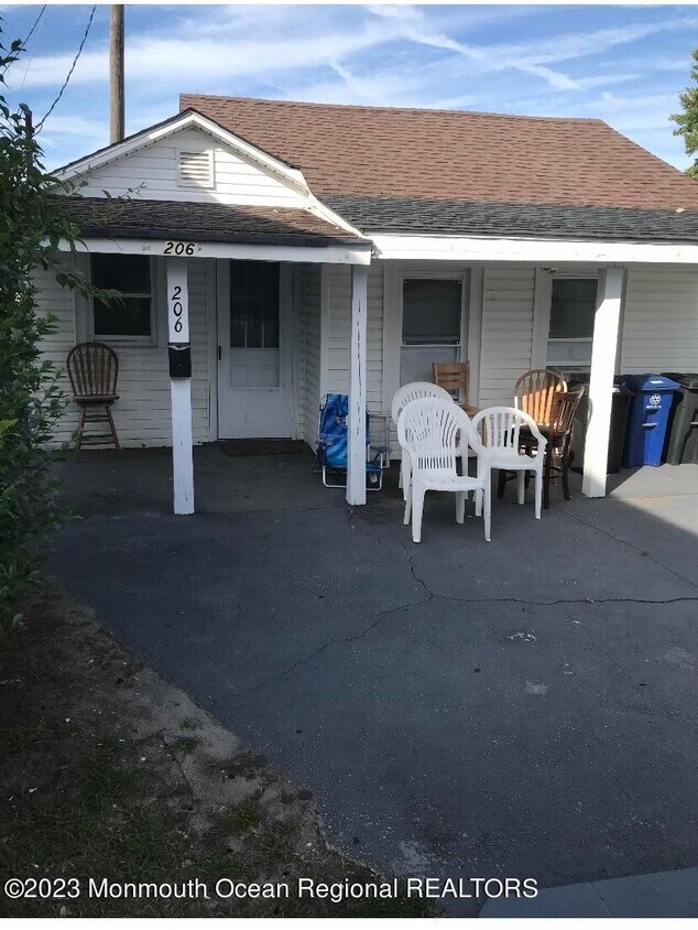 206 16th Ave, Belmar, NJ 07719 Townhome Rentals in Belmar NJ