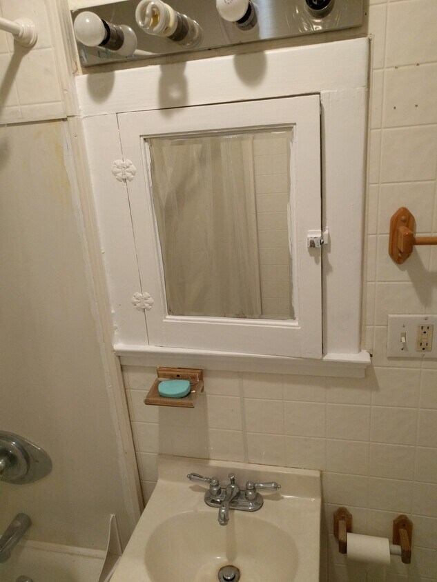 Primary Photo - 217 Crescent ave