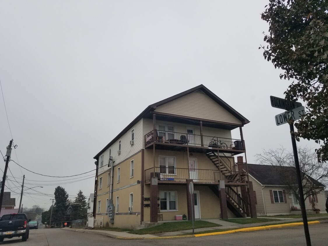 Building Photo - 726 Rockingham Ave