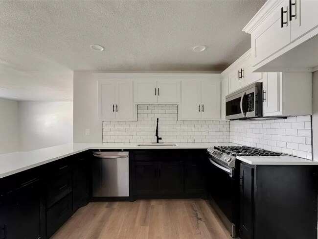 Building Photo - 4802 Selkirk Dr