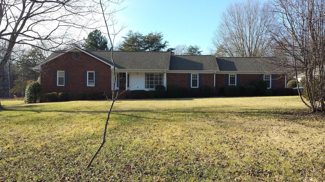Primary Photo - Classic 4BR brick ranch in Summerfield w/p...
