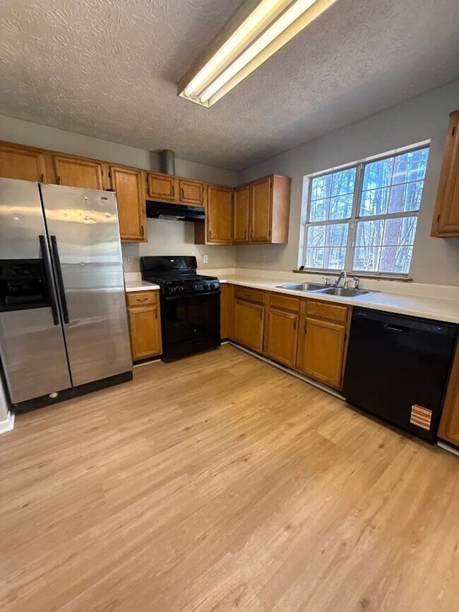 Foto del edificio - 3 Bed 2.5 Bath in Atlanta!