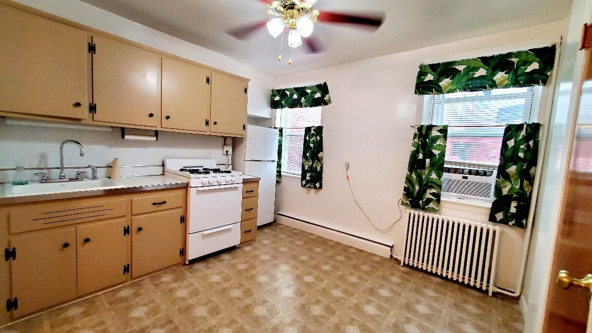 Primary Photo - 524 Garden St