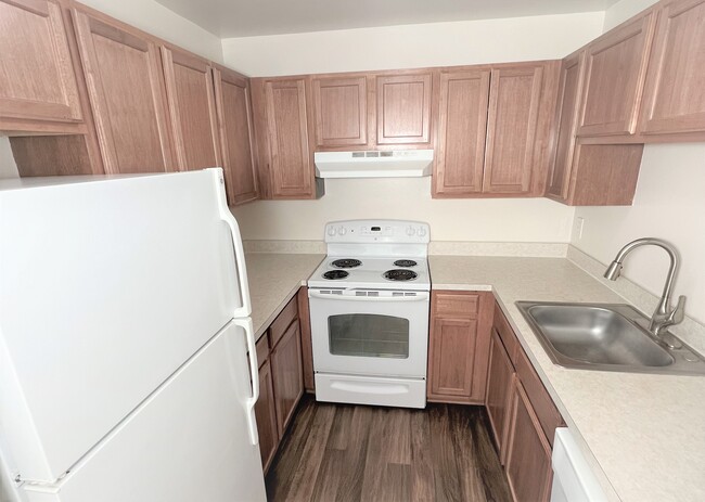 1BD 1BA - Kitchen - River Place