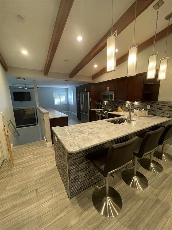 Foto del edificio - 1450 Mahogany Ln