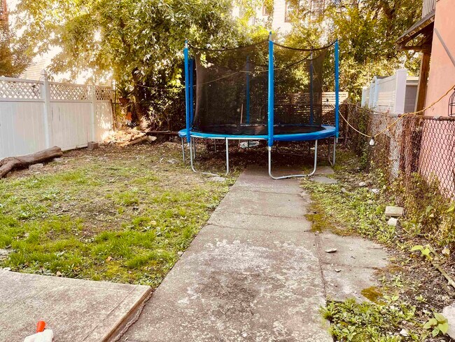 Foto del edificio - 44 Trenton St