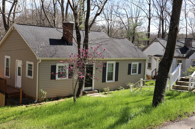 Building Photo - 105 Hillcrest Cir