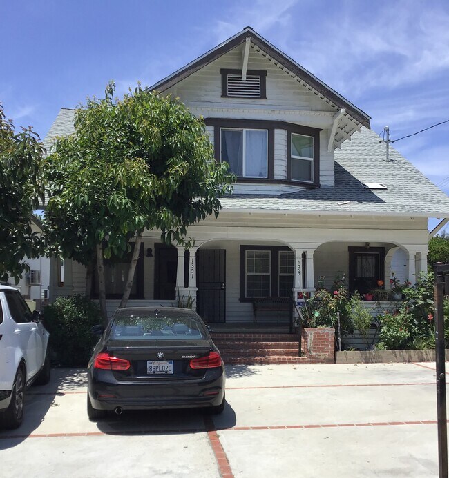 Building Photo - 1351 N Las Palmas Ave