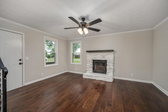 Foto del edificio - 2212 Cabin Hill Rd