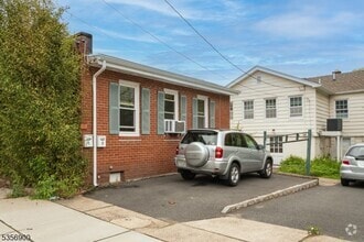 Building Photo - 214 Woodcliff Ave