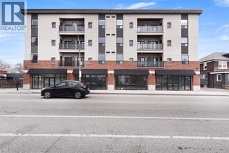 Building Photo - 840 Wyandotte St E