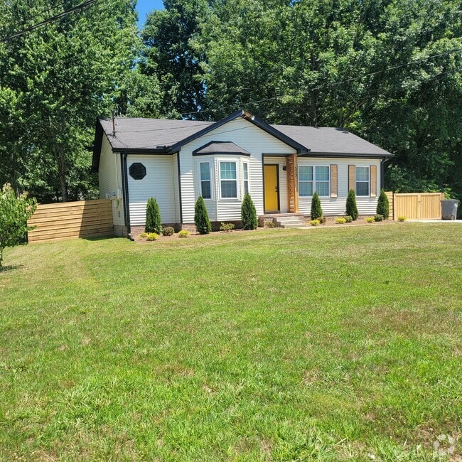Building Photo - 573 Anita Dr