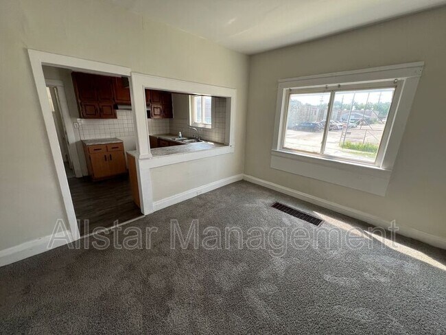 Foto del edificio - 3361 W 84th St