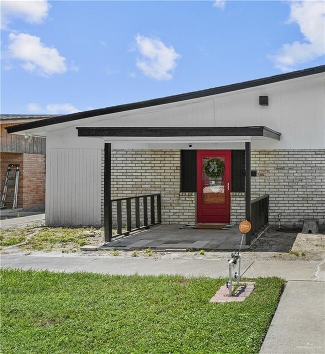 Building Photo - 401 N 41st St