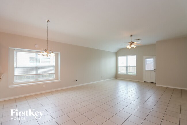 Foto del edificio - 24515 Hikers Bend Dr