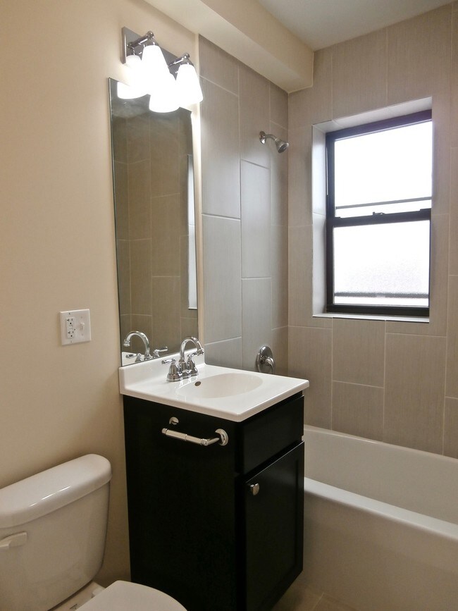 Foto del edificio - 3123 W Lawrence Ave