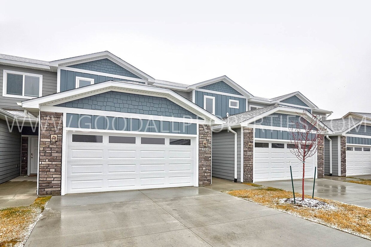 Primary Photo - Beautiful 3 bedroom 2.5 bath townhome in W...