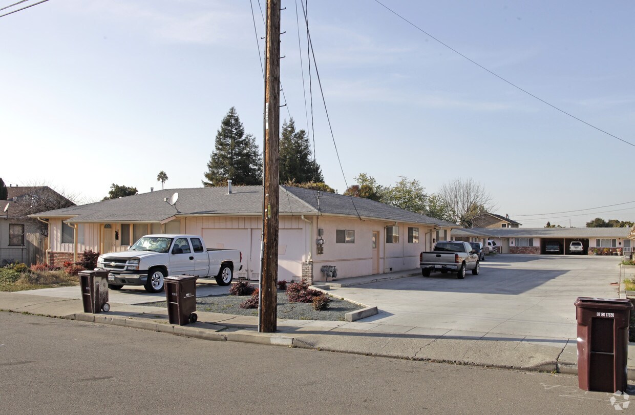 170190 Smalley Ave, Hayward, CA 94541 Apartments in Hayward, CA