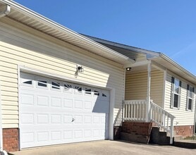 Building Photo - 206 Pappy Dr