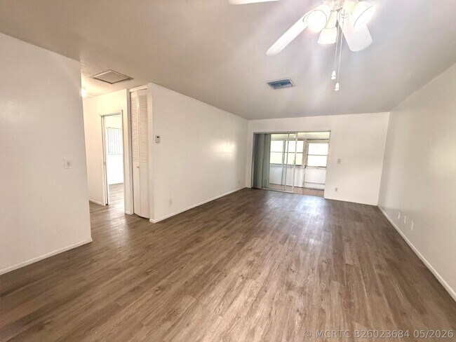Foto del edificio - 2854 Crosley Dr E