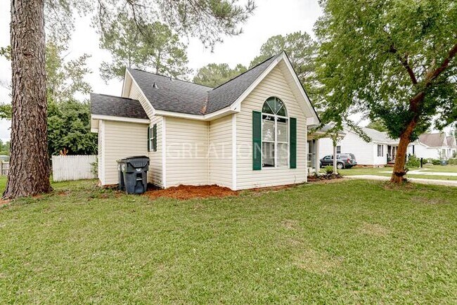 Building Photo - 251 Sausage Ln