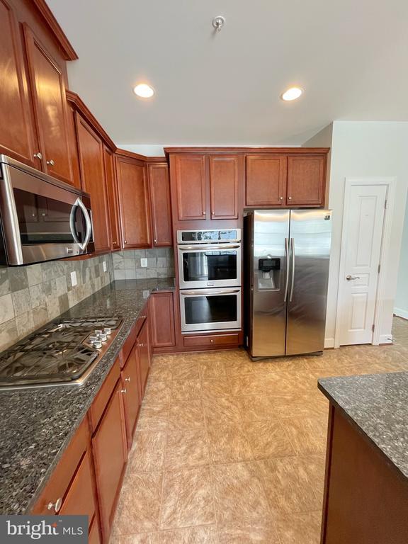 Building Photo - 43691 Yulan St