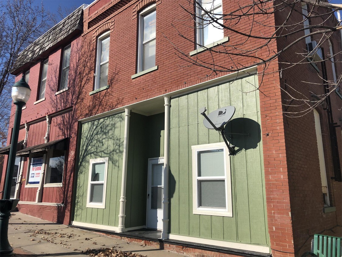 Foto principal - 617 E 4th St