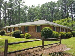 Building Photo - 301 John McQueen Rd