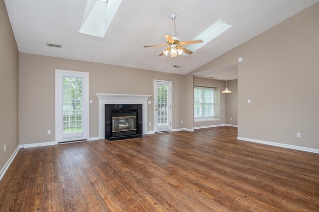 Building Photo - Nice Home in Fletcher!
