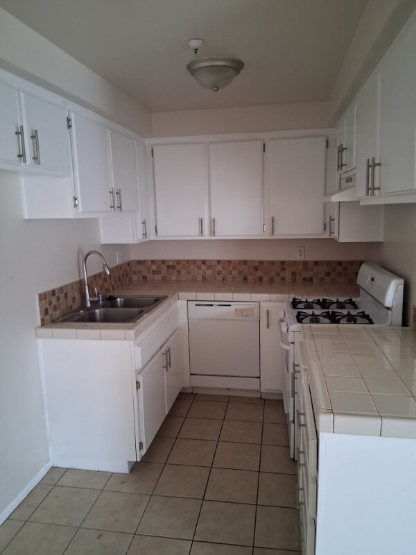 Foto del edificio - 4438 138th St